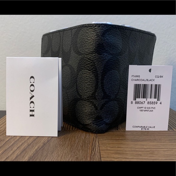 ‼️SOLD‼️COACH Double Billfold Wallet In Signature Canvas - Picture 2 of 7